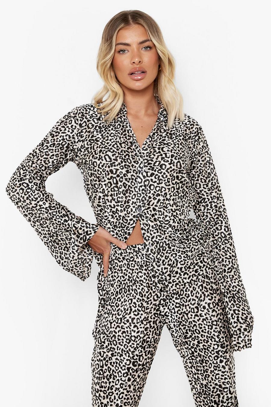 Sand Leopardmönstrad plisserad skjorta med utsvängd ärm image number 1