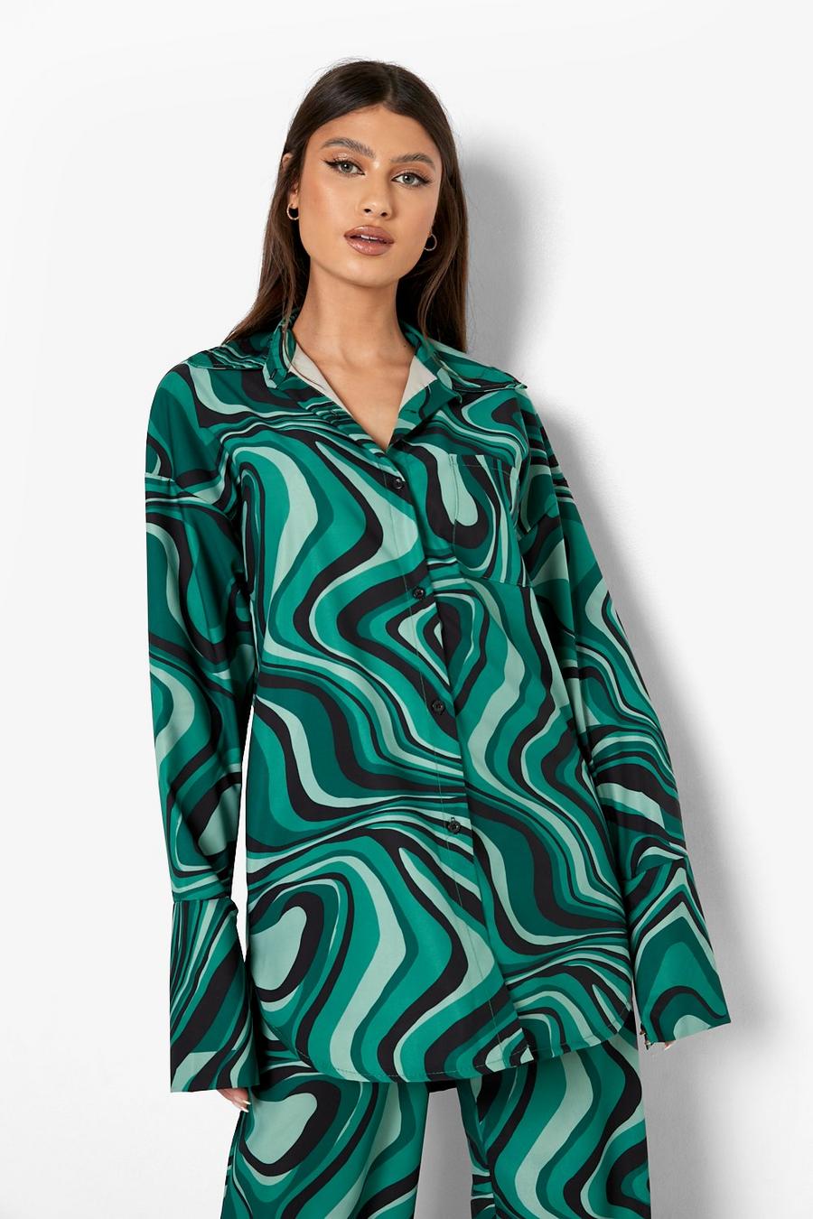Camisa de raso mate holgada con estampado abstracto, Emerald image number 1