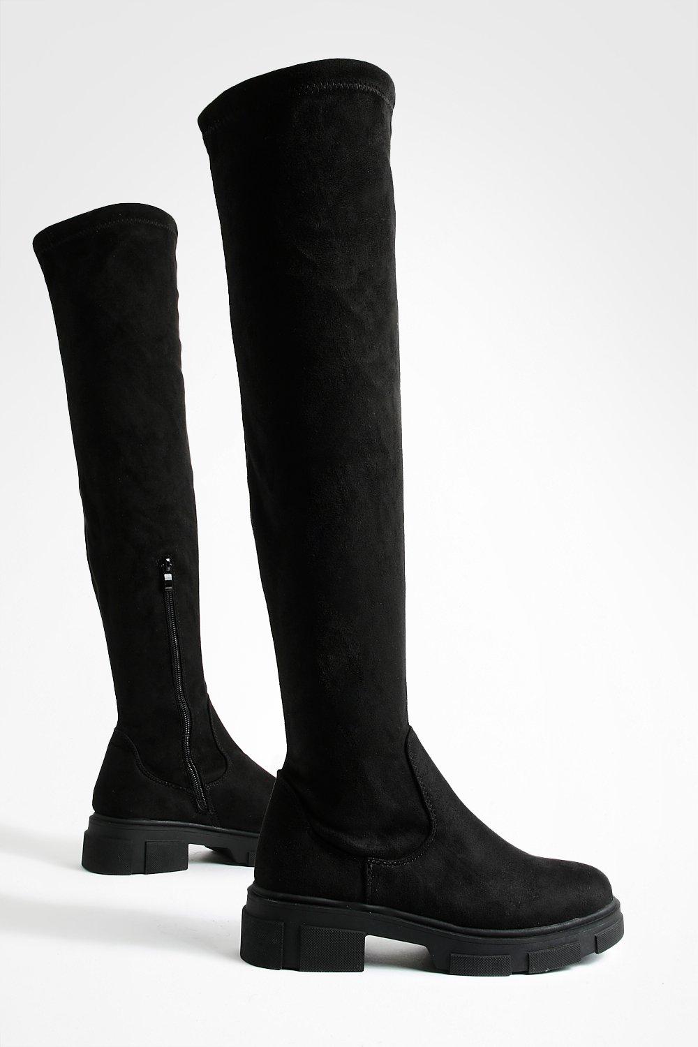 Stretch knee outlet boots