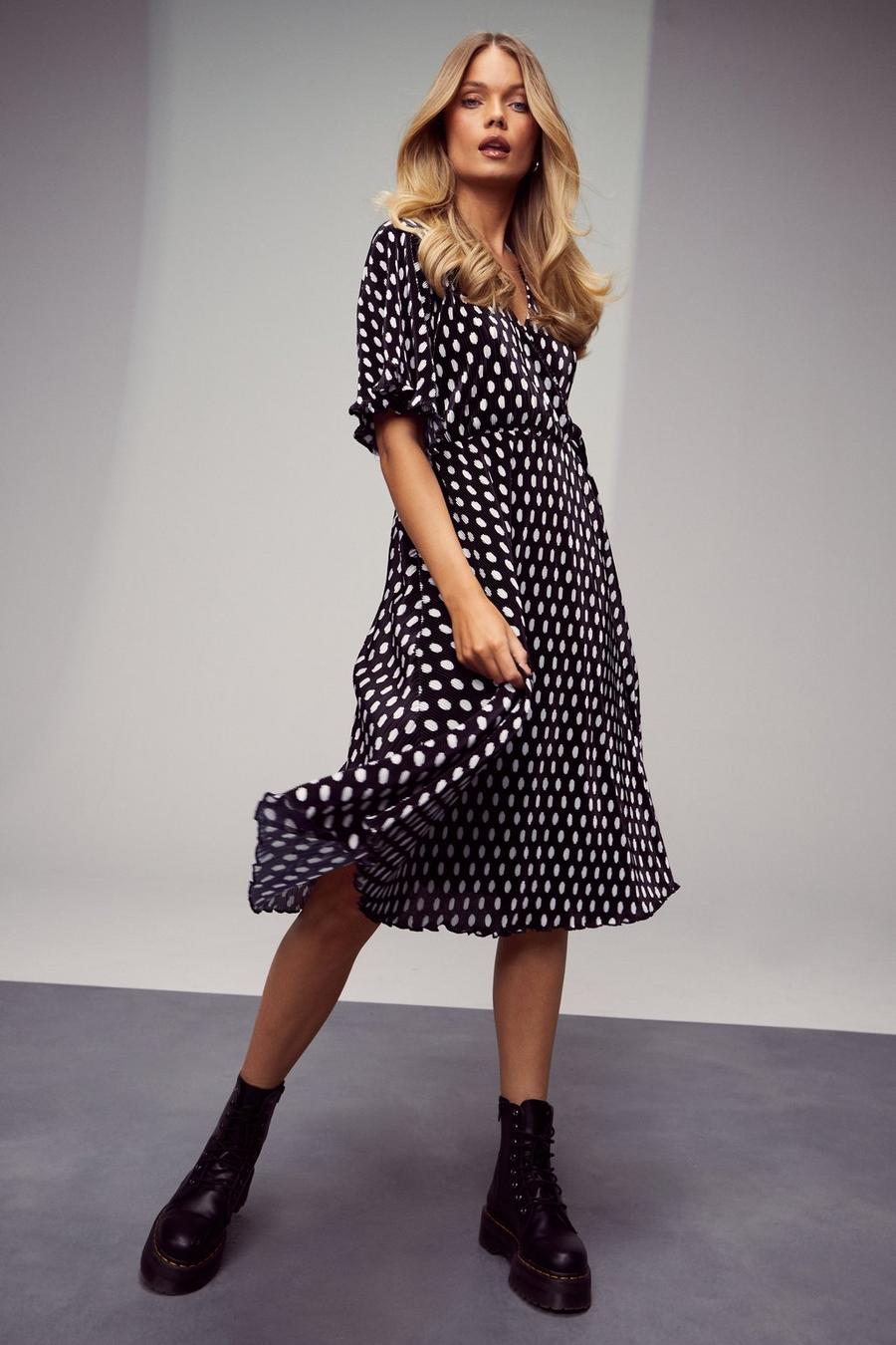 Black Polka Dot Plisse Wrap Midi Skater Dress image number 1