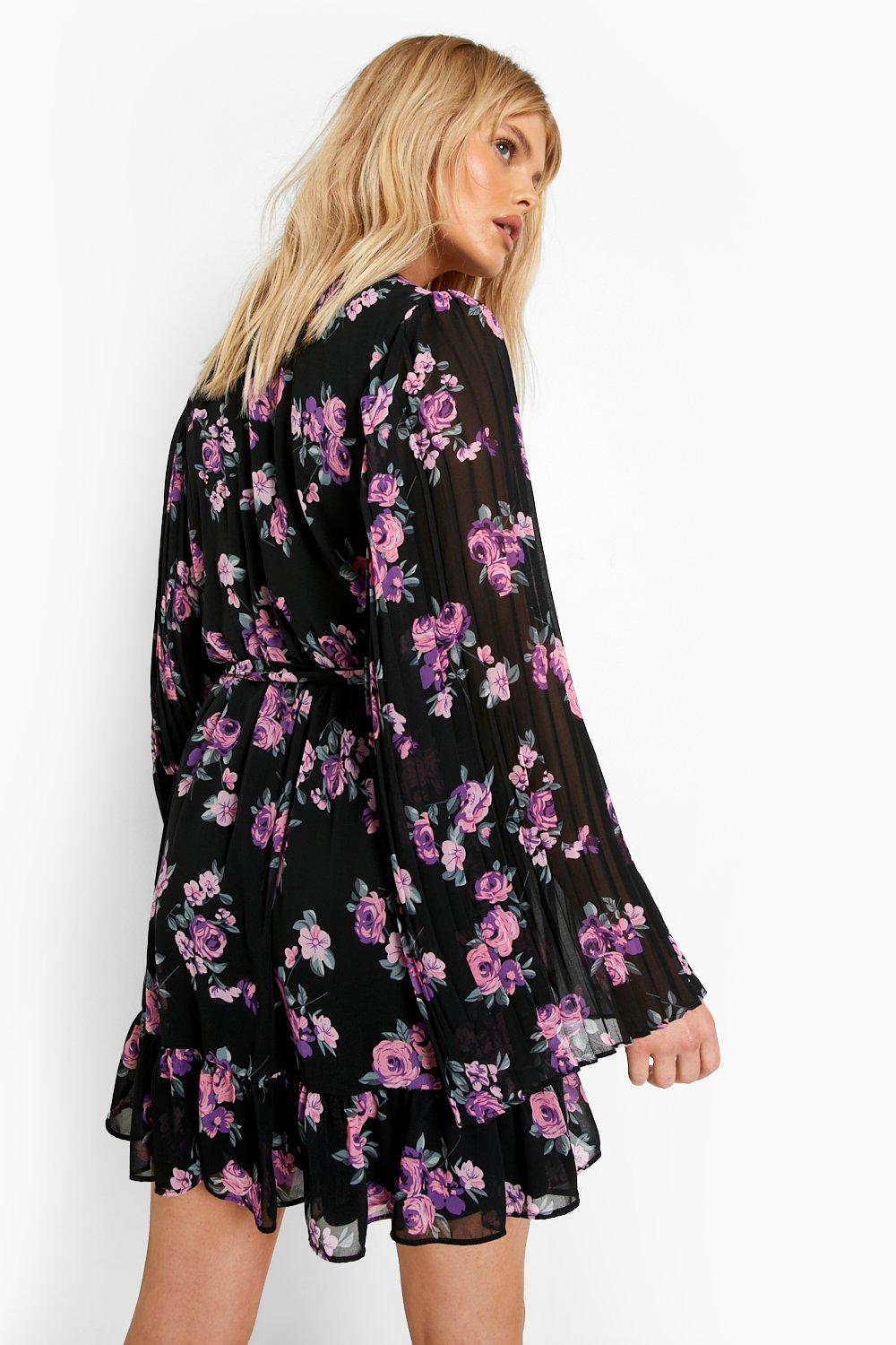 Boohoo floral hot sale pleated skater dress