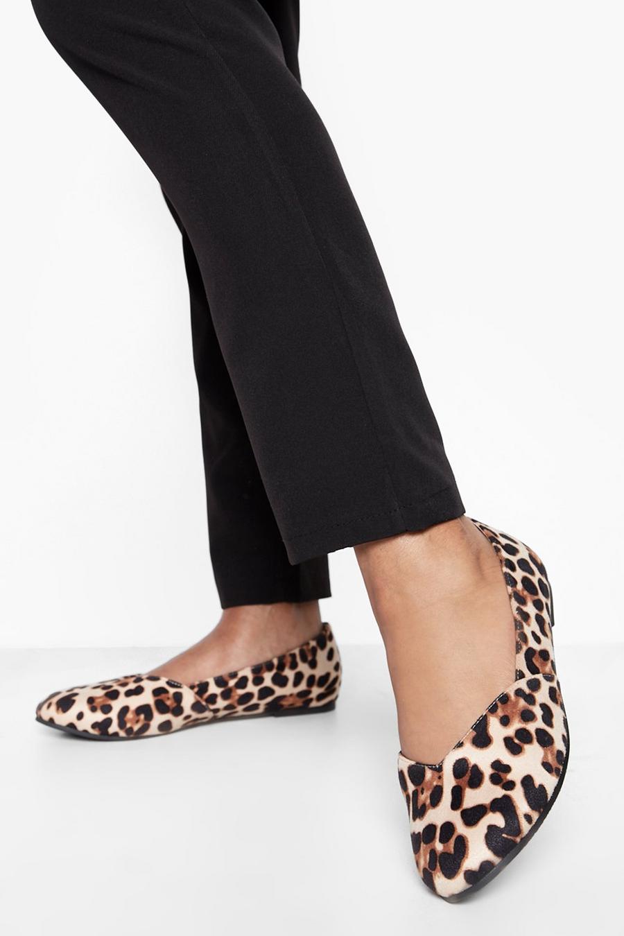 Round Toe Leopard Detail Ballet Flats