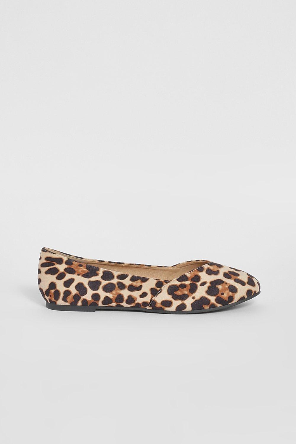 Round Toe Leopard Detail Ballet Flats