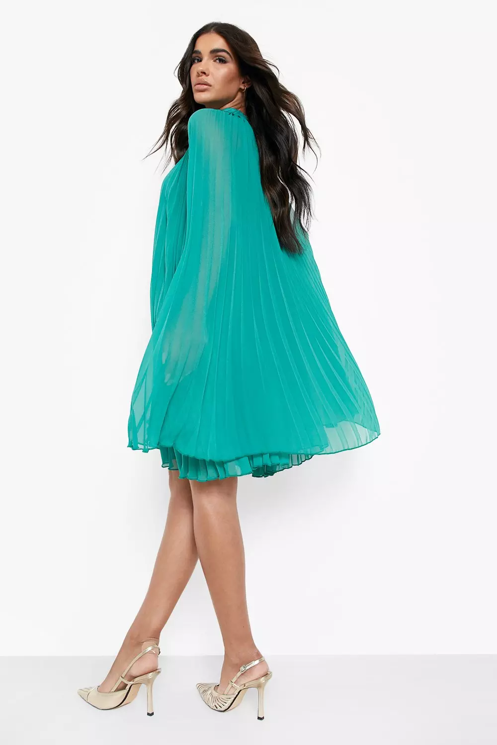 Pleated swing outlet dress