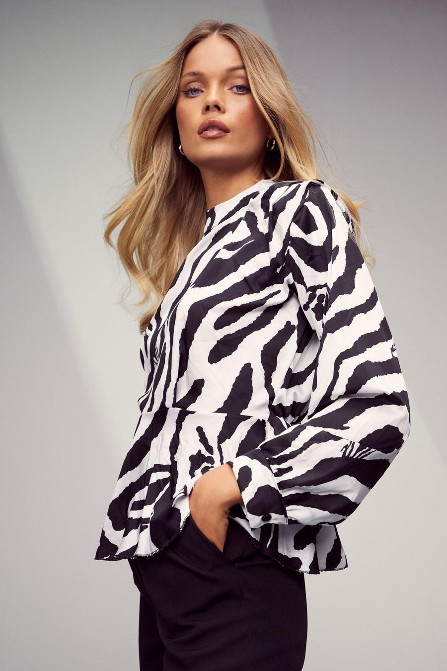 Blusa in raso zebrato con spalline imbottite, Black negro image number 1