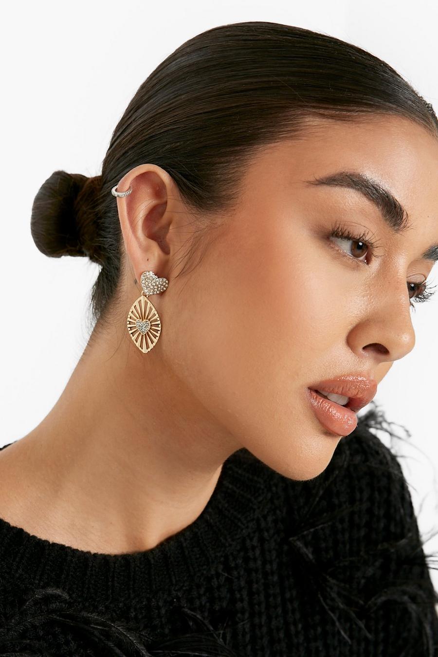Boucles d'oreilles pendantes à cœurs et détails strassés, Gold metallic
