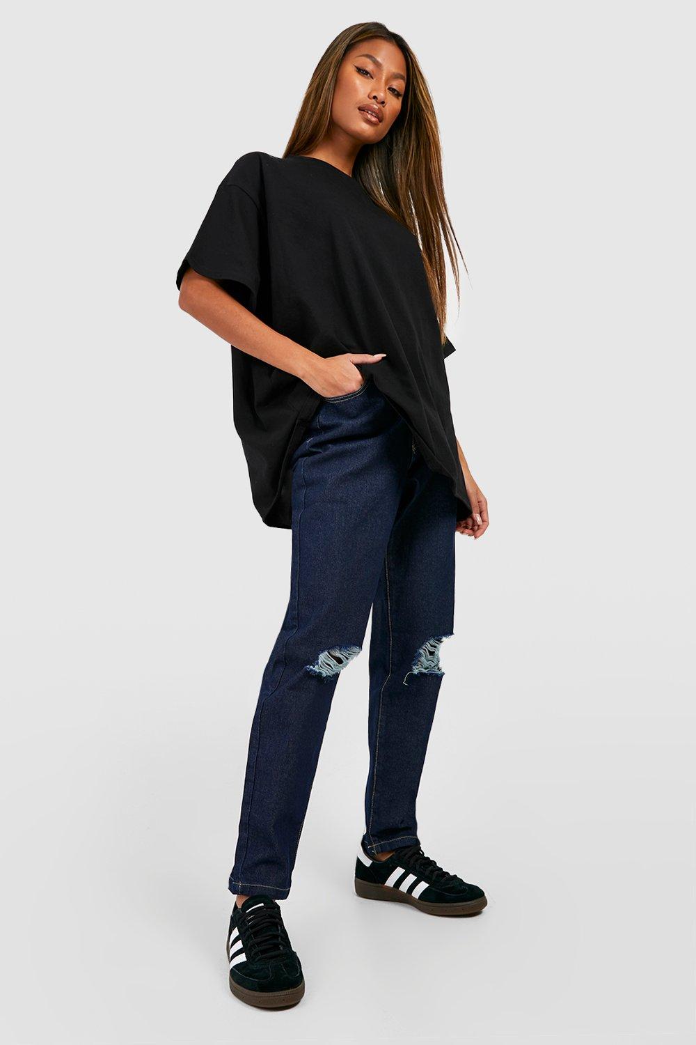 oversized shirt and mom jeans