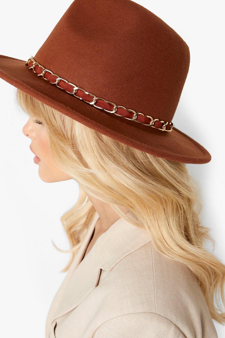 Brown כובע פדורה בצבע חום עם שרשרת