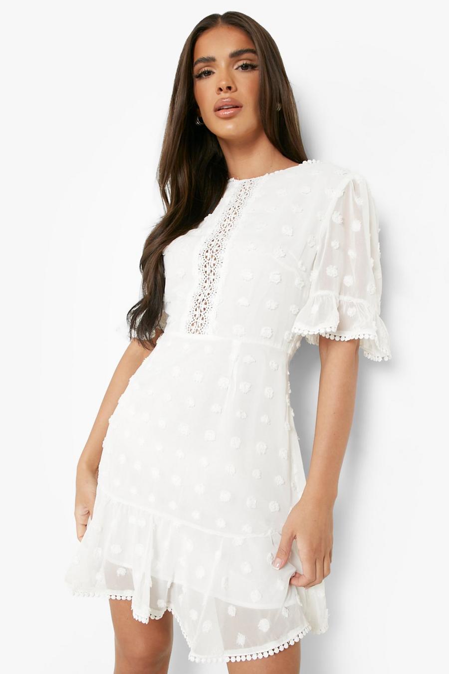 White שמלת מיני מרשת דובי עם חיתוך בגב ומכפלת מלמלה image number 1