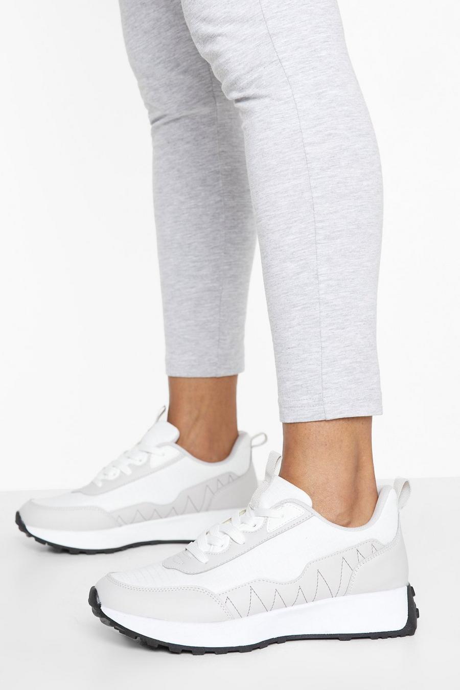 Grey Sneakers med chunky sula image number 1