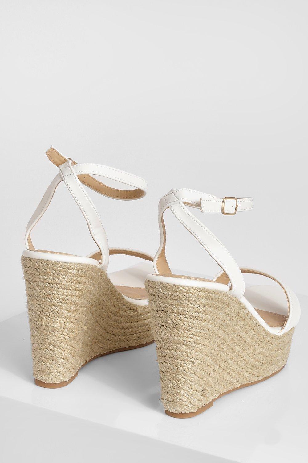 Boohoo hot sale gold wedges