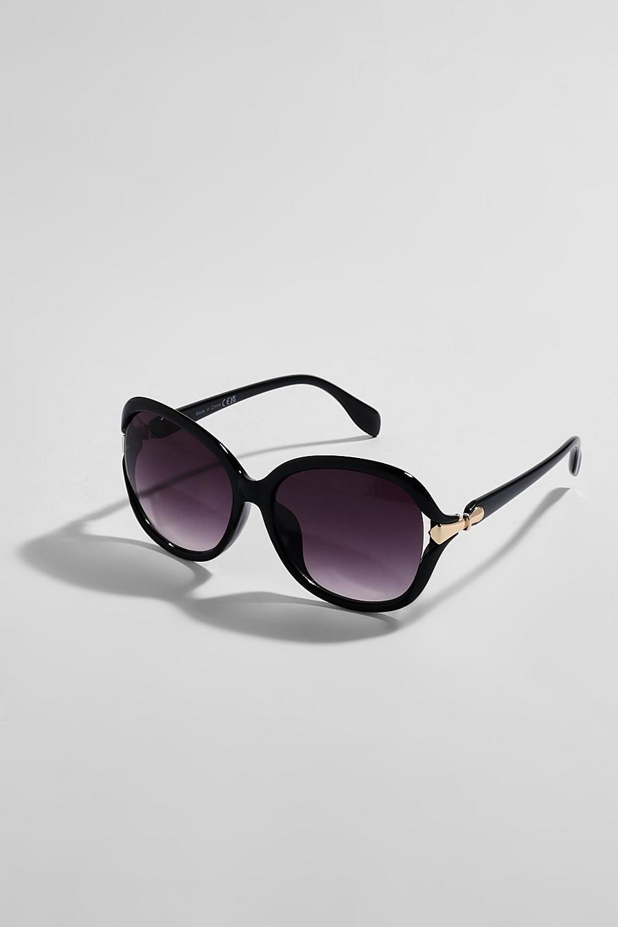 Black Oversized Round Sunglasses image number 1