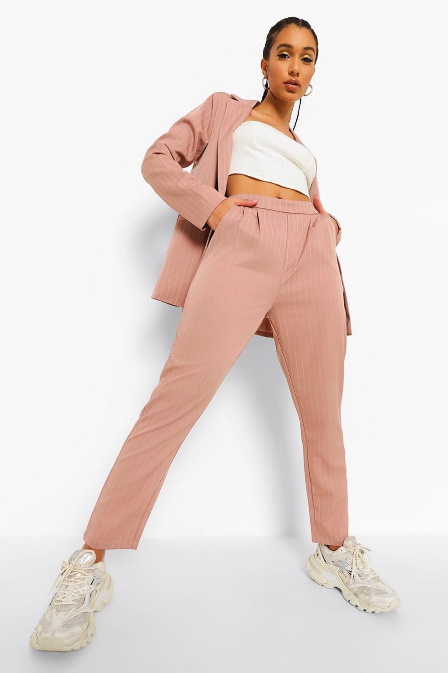 Dusky pink Kritstrecksrandiga kostymbyxor med ledig passform image number 1