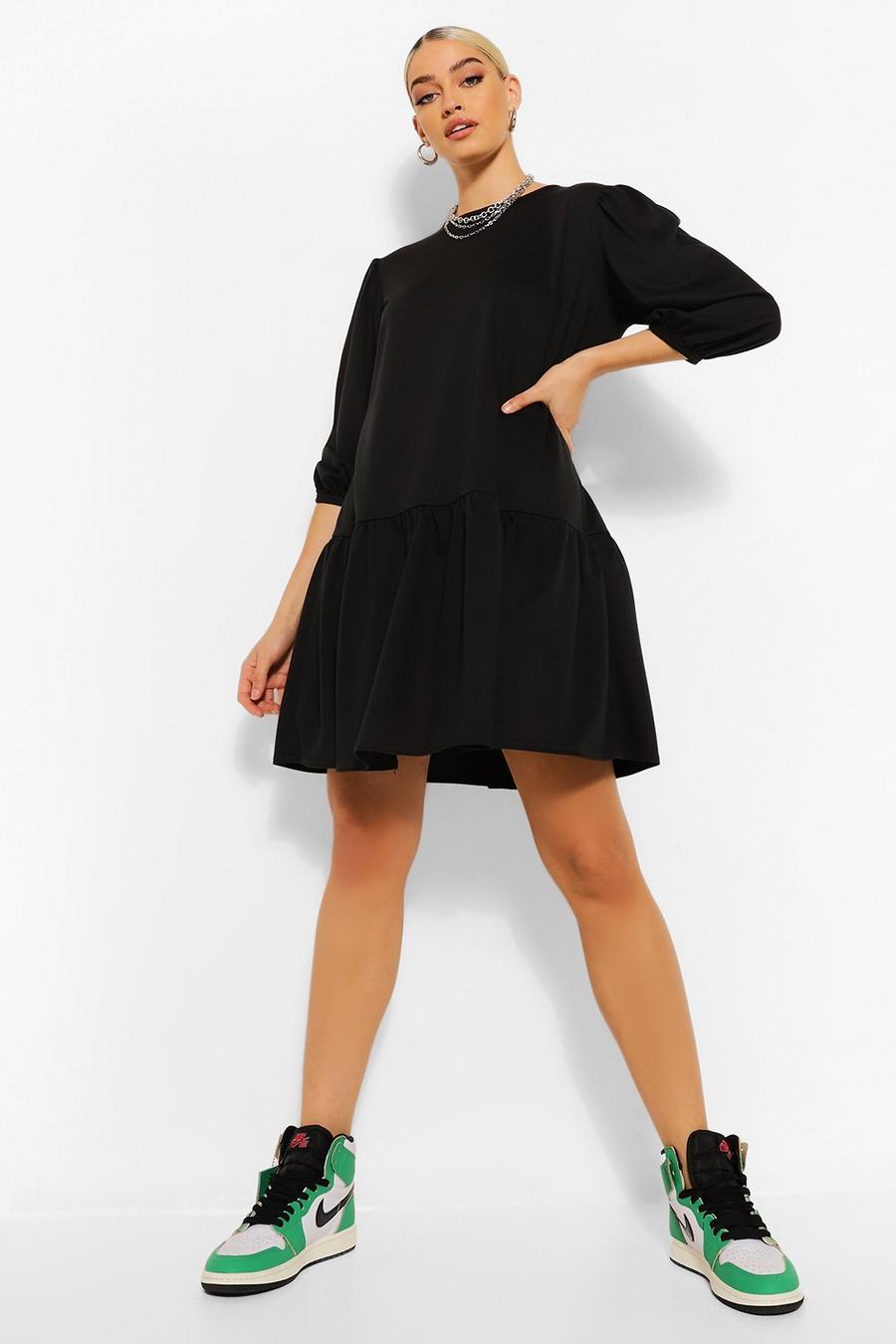 שחור שמלת סווטשירט עם שרוולים נפוחים ומכפלת נמוכה image number 1