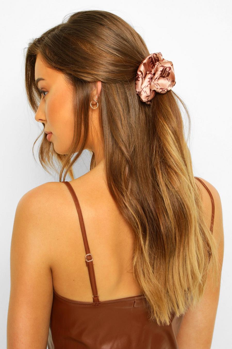 Camel Mönstrad scrunchie image number 1