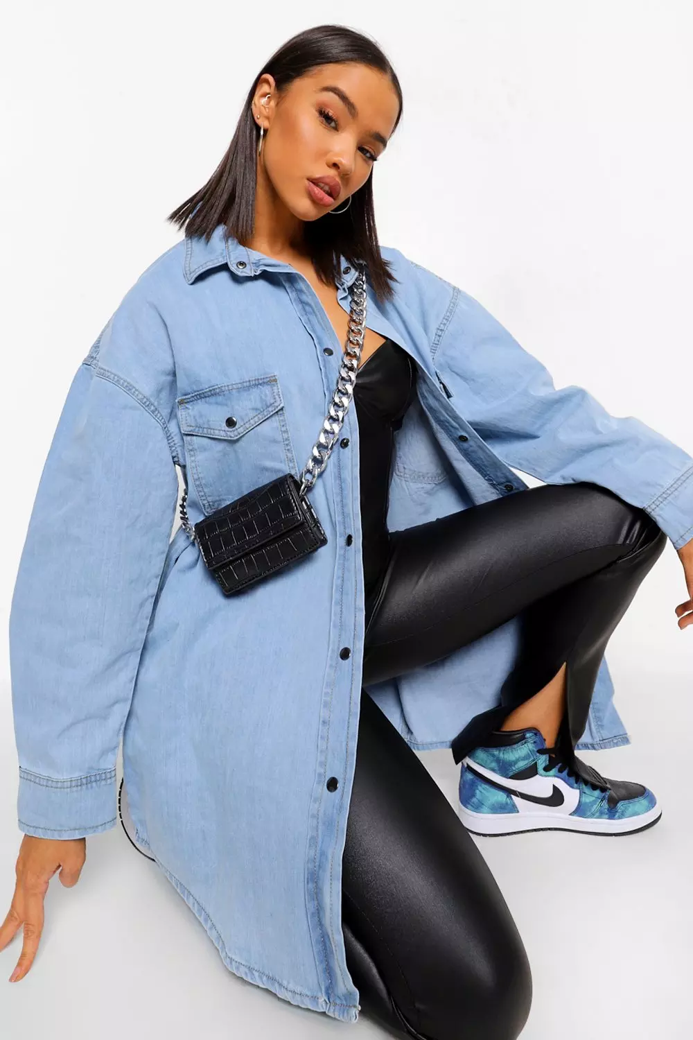 Oversized denim hot sale shirt outfit