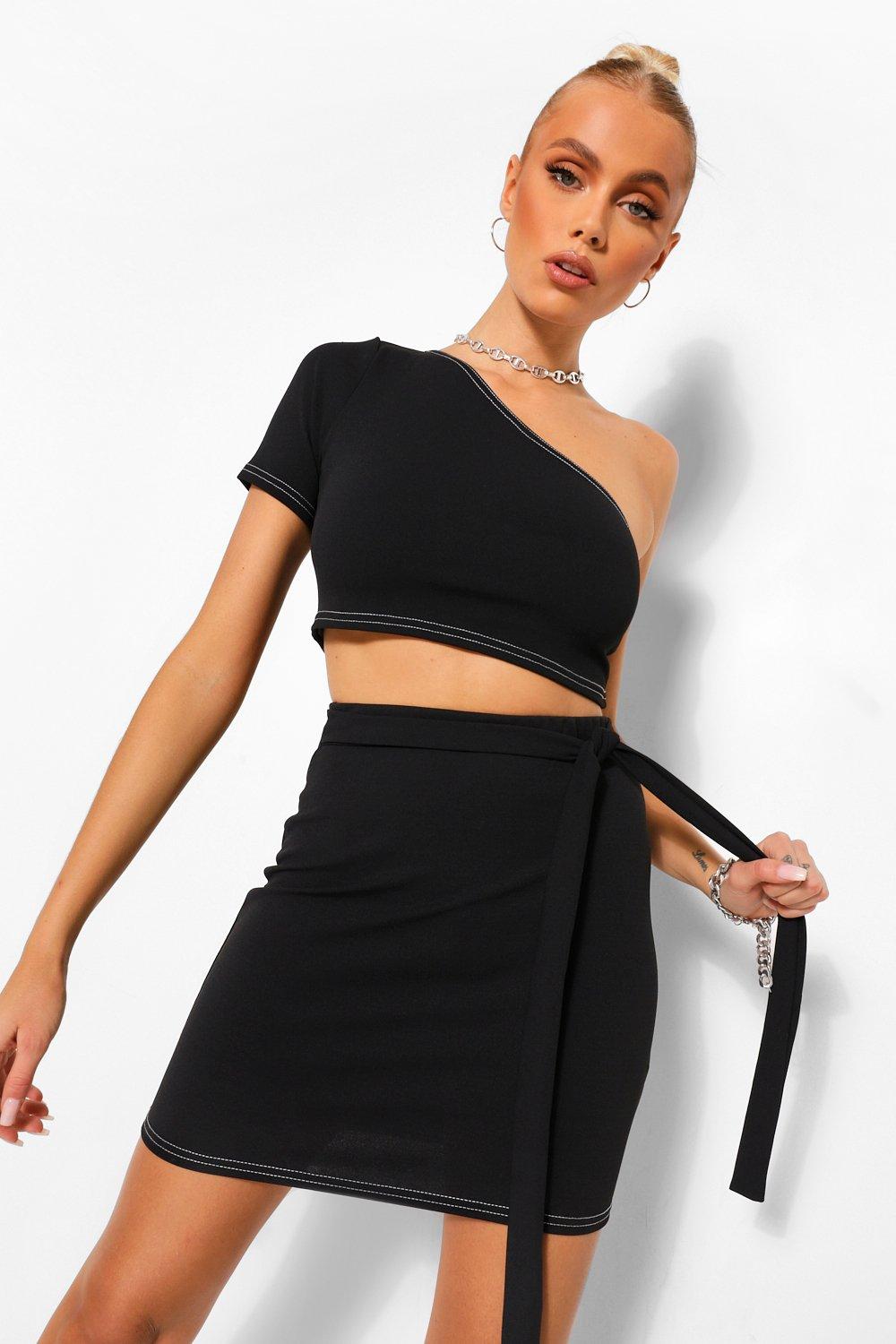 One shoulder contrast stitch crop top sale