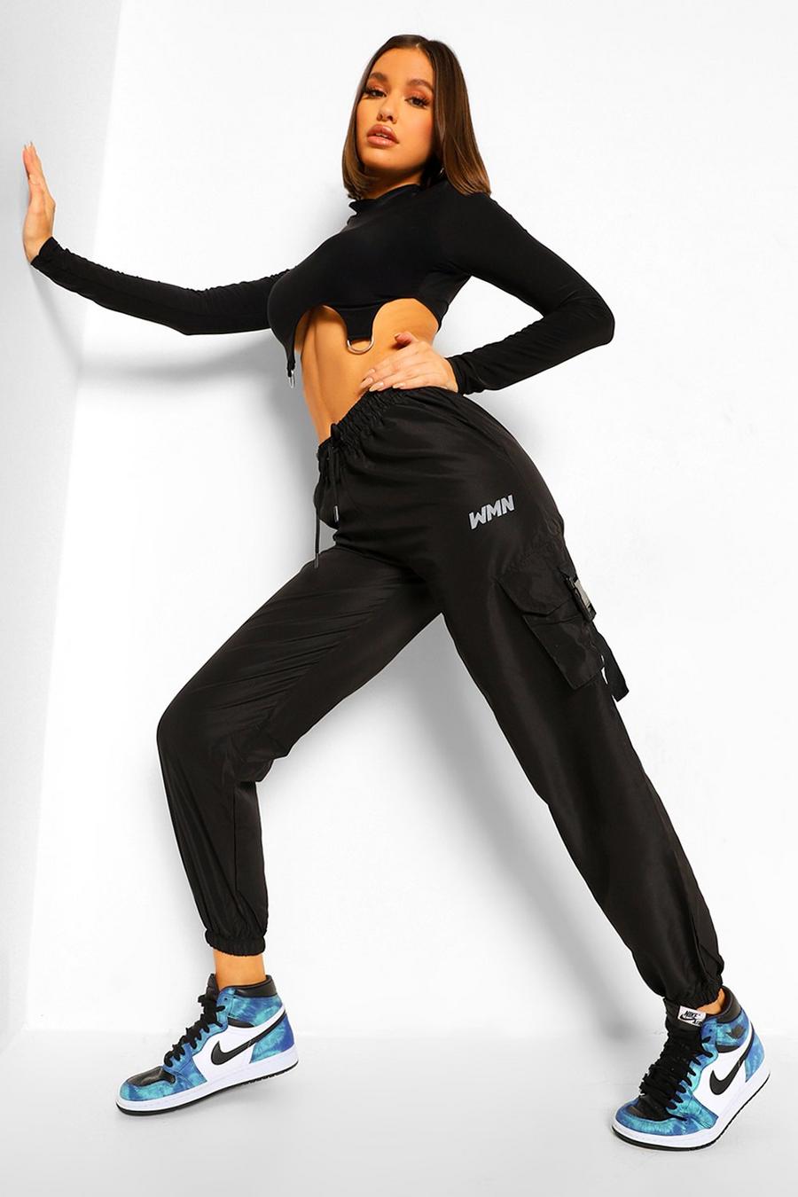 שחור מכנסי ריצה מבריקים בסגנון דגמ"ח עם אבזם וכיתוב Woman image number 1