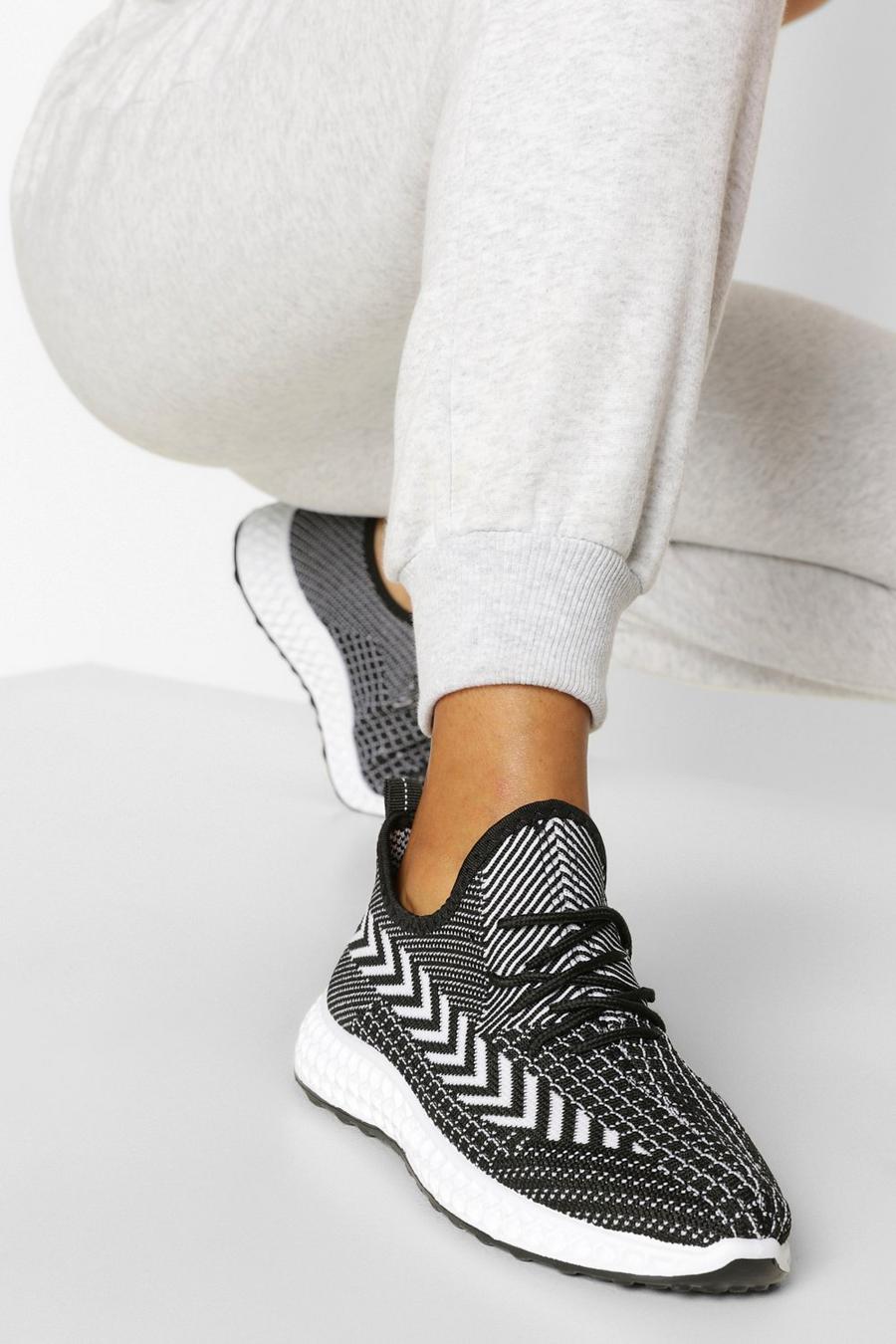 Black Stripe Detail Knitted Running Sneakers image number 1