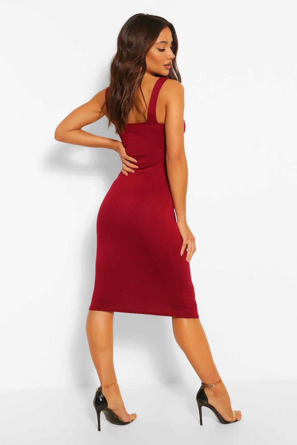 Abito longuette aderente con scollo quadrato boohoo IT