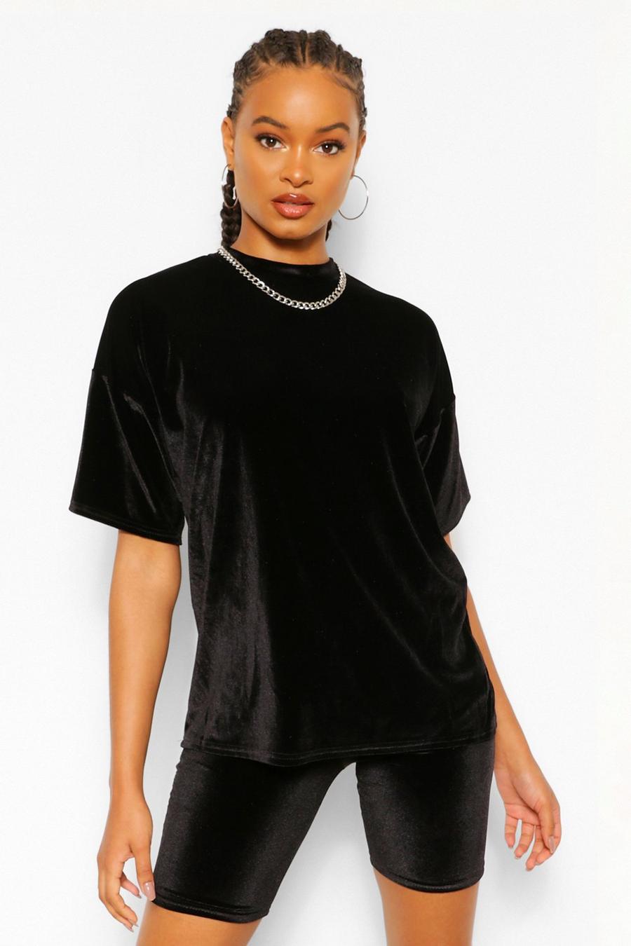 Black Set i sammet med oversize t-shirt och cykelbyxor image number 1