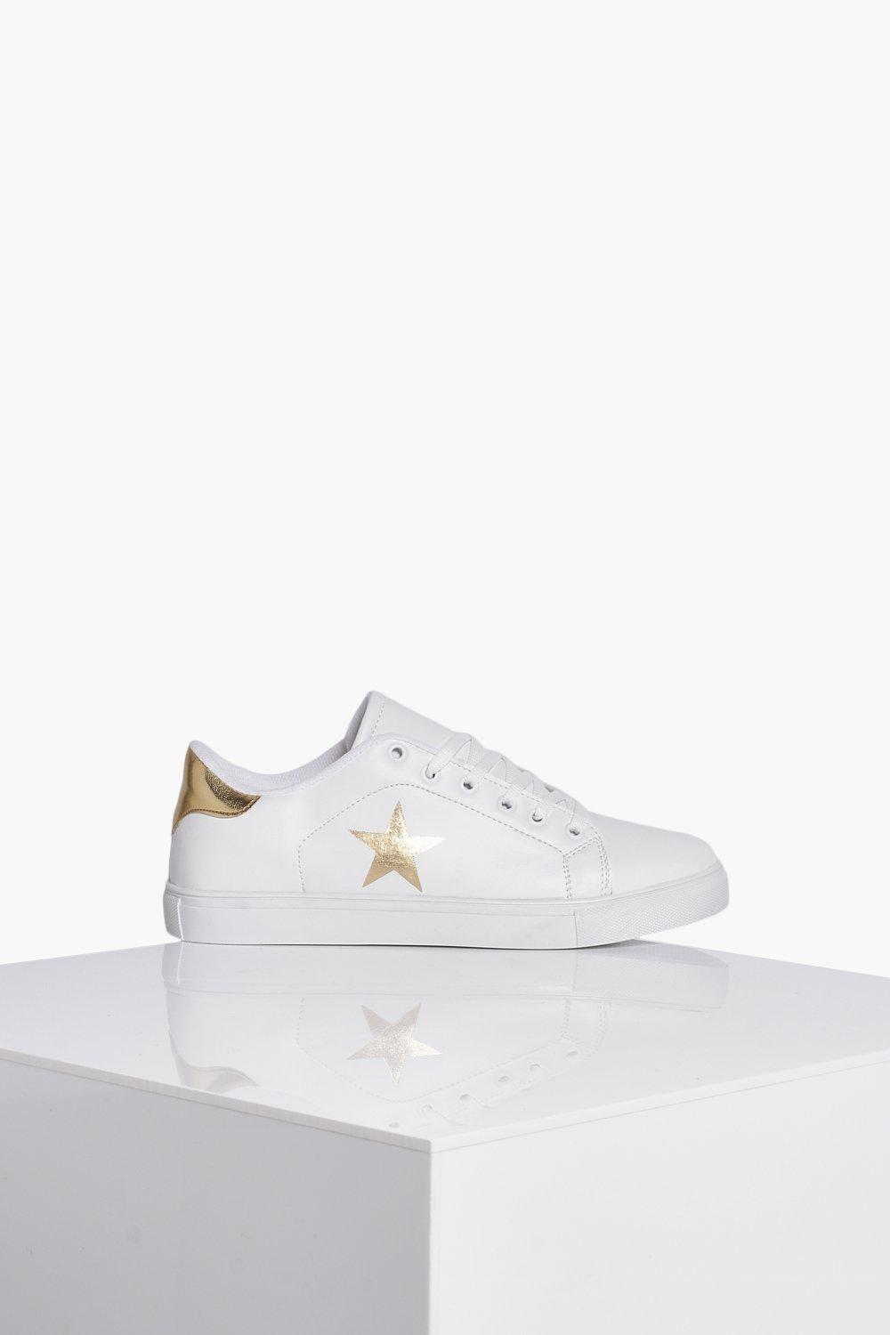 White trainers with on sale stars on them