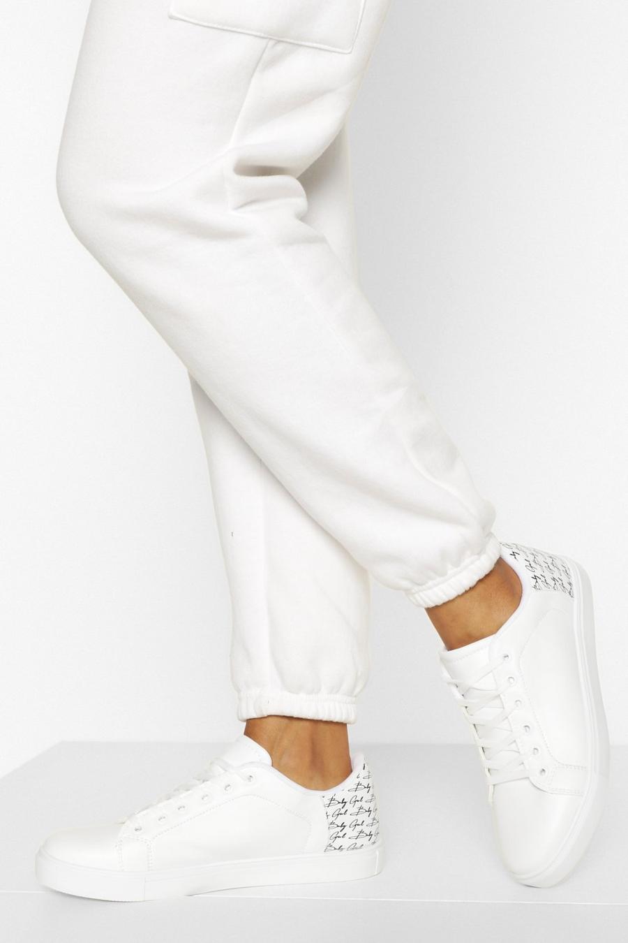 Flache Baby Girl Sneaker mit wiederholtem Print, Weiß image number 1