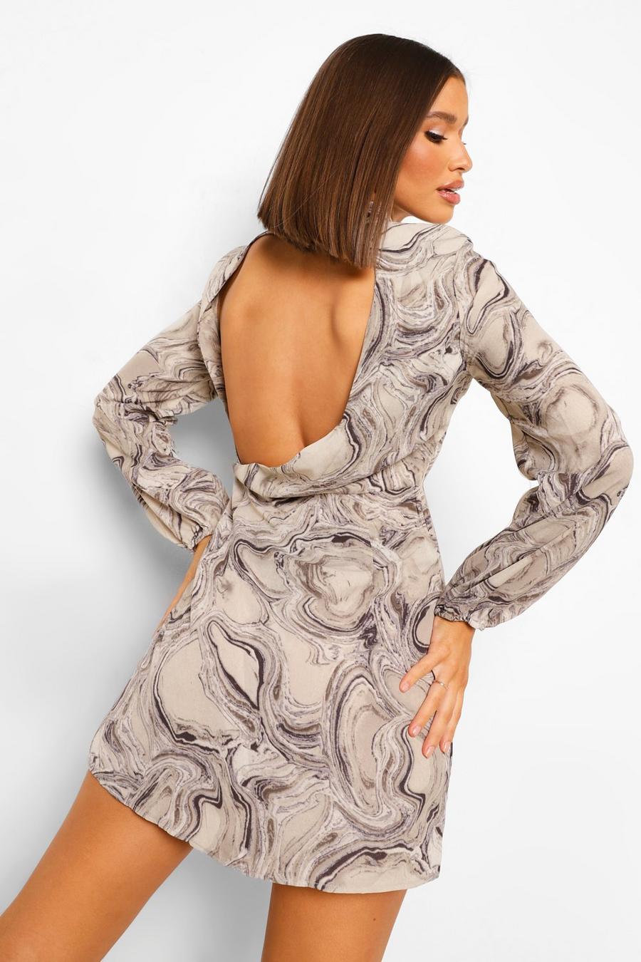 אפור שמלת סקייטר מבד שיפון עם מחשוף גב נשפך והדפס שיש image number 1