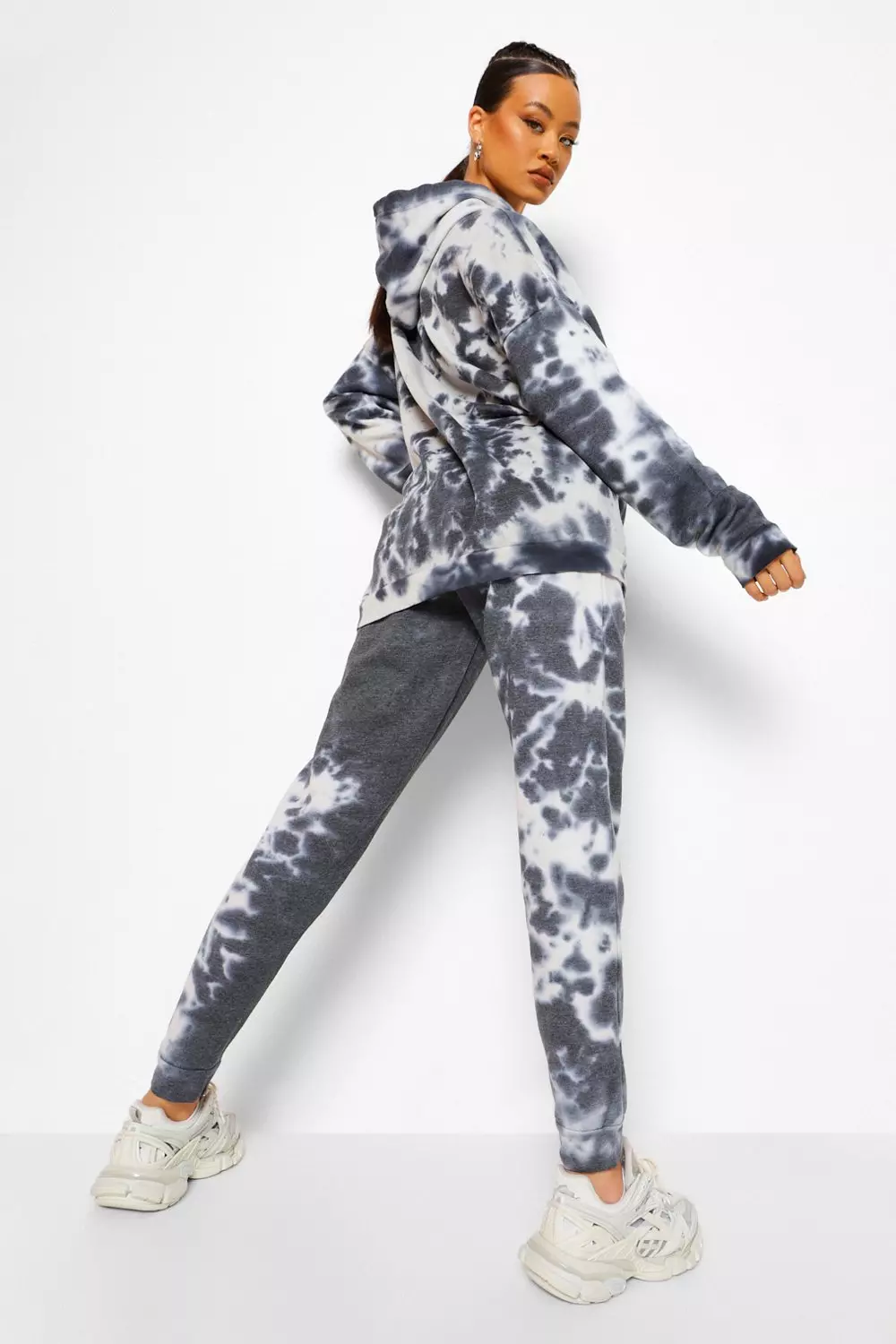 Ensemble jogging tie online and dye