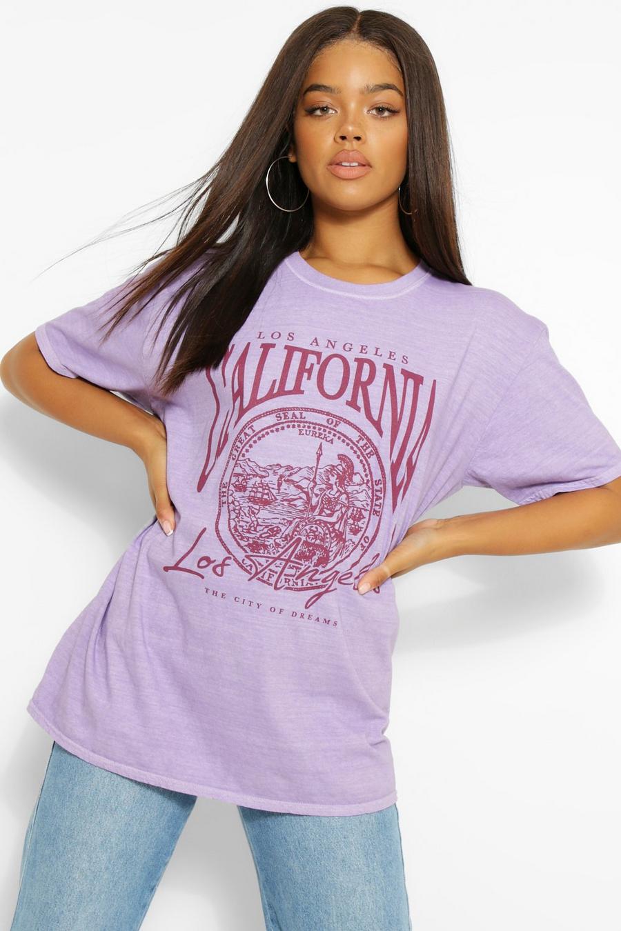 Purple "California" T-shirt med tryck och tvättad effekt image number 1
