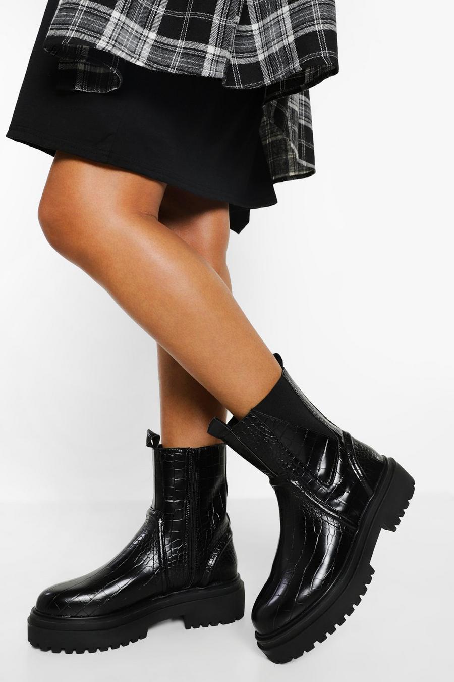 Black Chunky Sole Gusset Detail Chelsea Boots image number 1