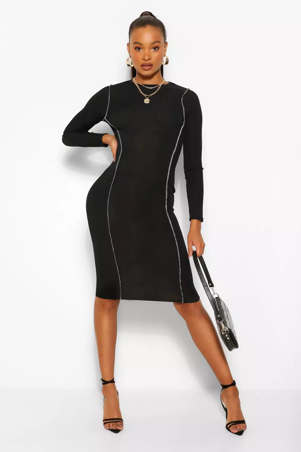 Long sleeve black dress with zipper in outlet front