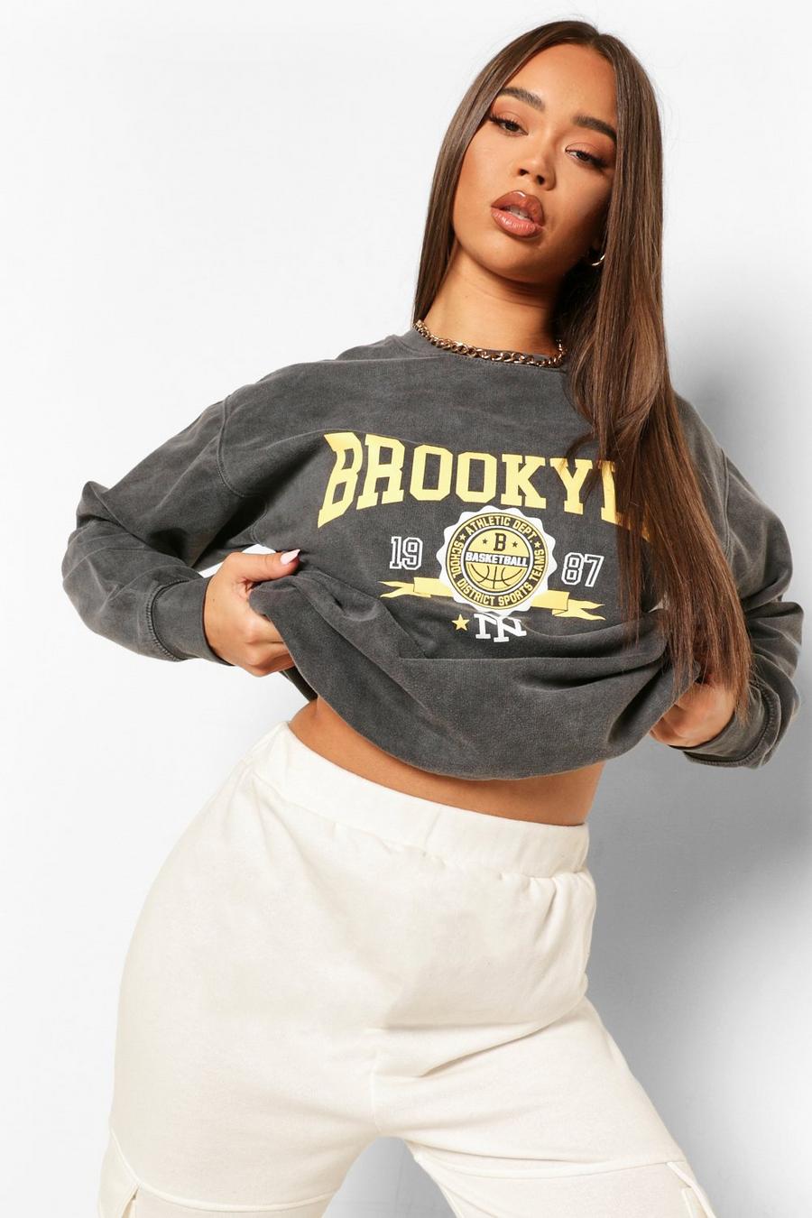 Charcoal "Brooklyn" Oversize sweatshirt med tvättad effekt och slogan image number 1