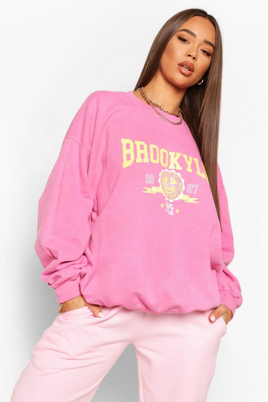 Sweatshirt in Übergröße mit Waschung und „Brooklyn“-Slogan, Rosé image number 1
