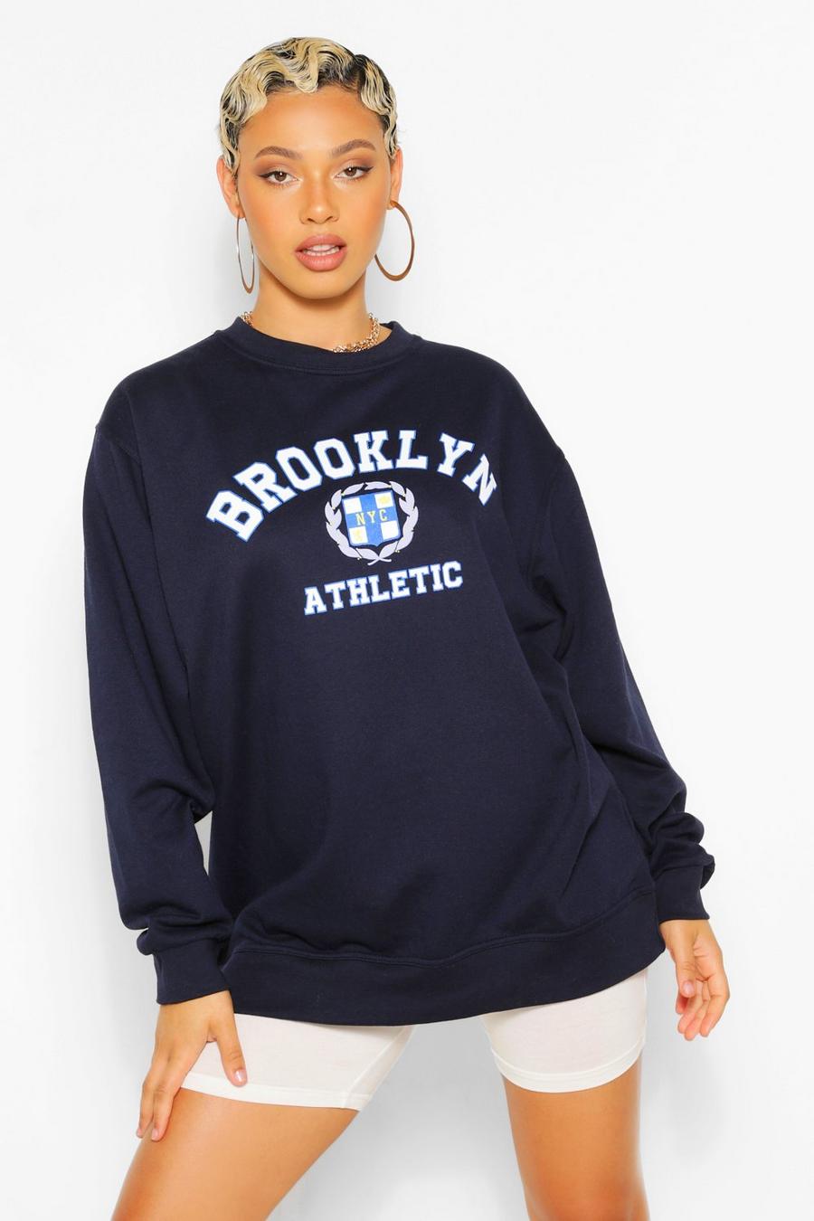 Sweatshirt in extremer Übergröße mit „Brooklyn“-Slogan image number 1