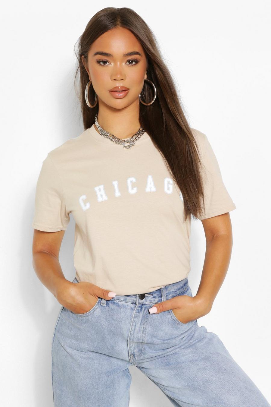 Sand "Chicago" T-shirt med collegeinspirerad slogan image number 1