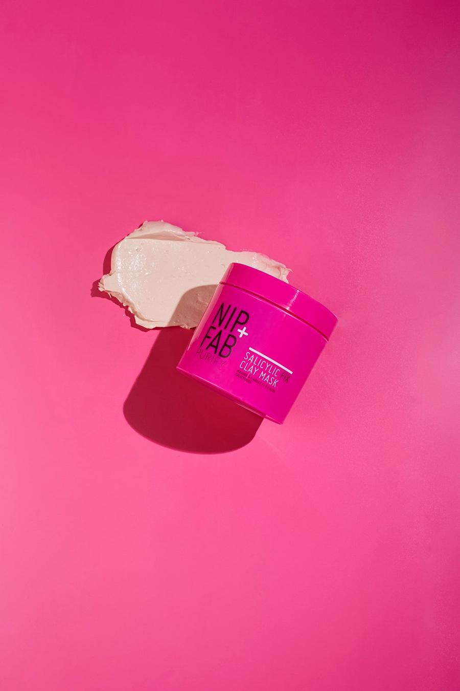 Pink rosa Nip & Fab Salicylic Fix Clay Mask