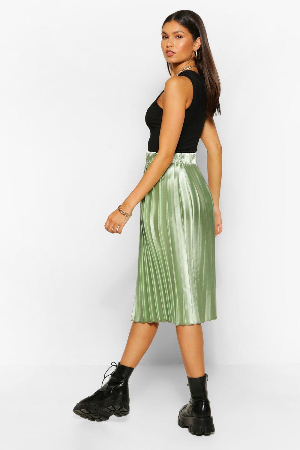 Metallic pleated hotsell skirt boohoo