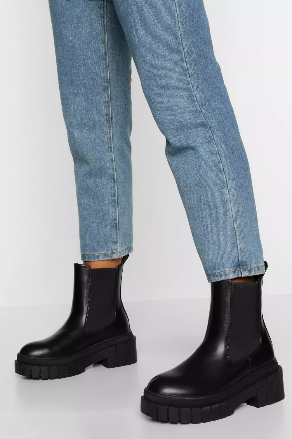 Chelsea boots with chunky sale sole