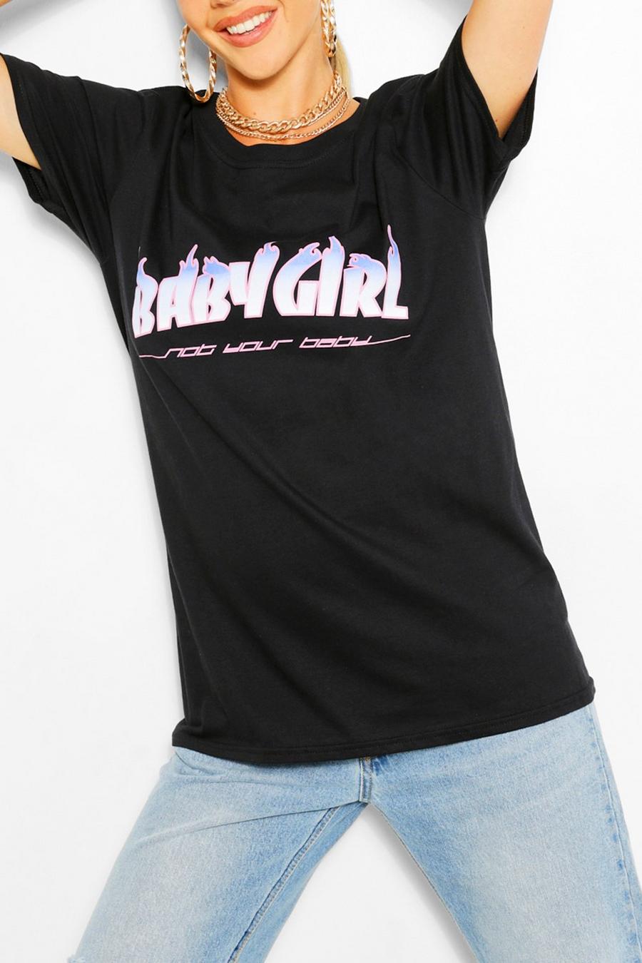 "Babygirl" T-shirt med text och eldsflammor image number 1