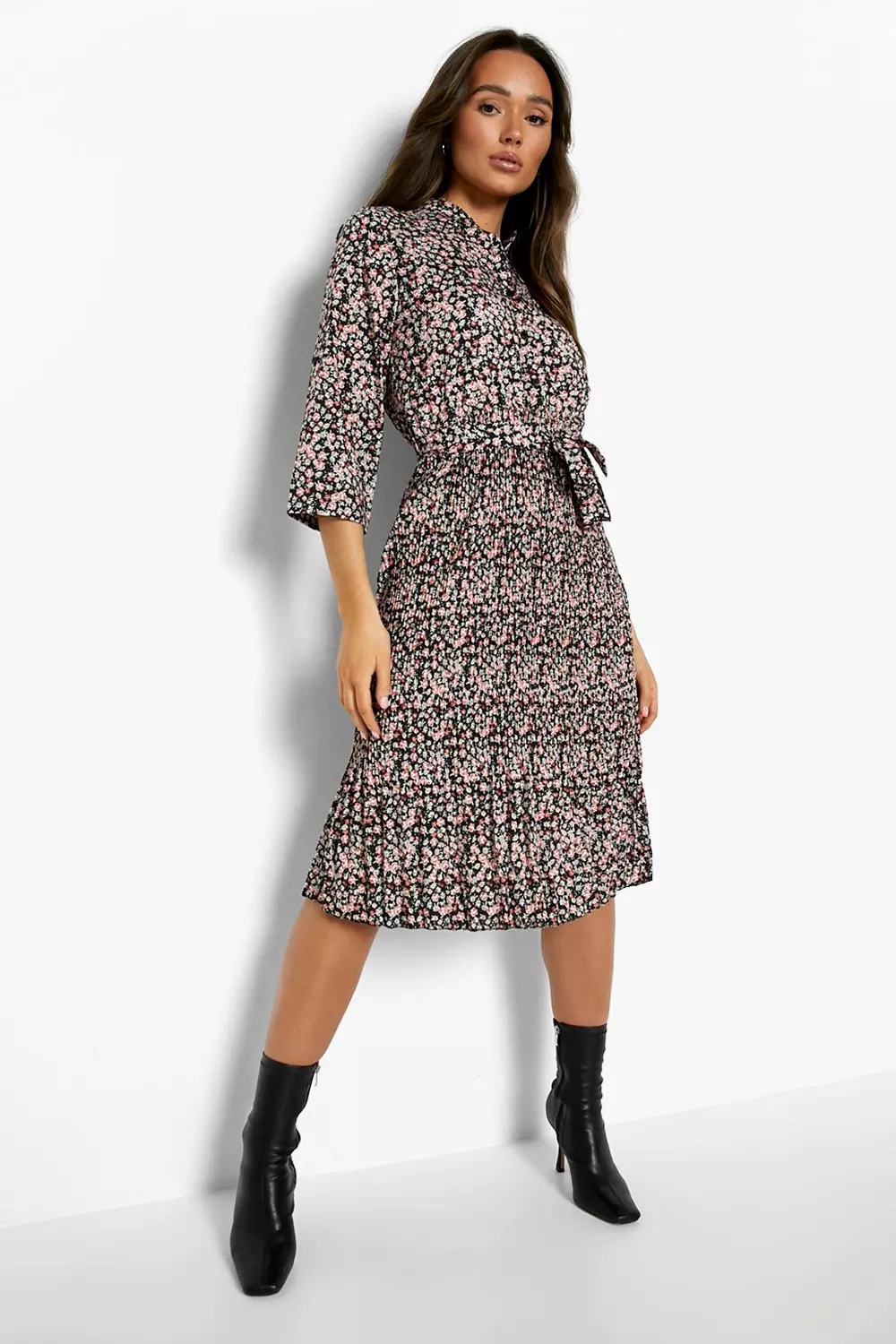 Boohoo floral hot sale pleated skater dress