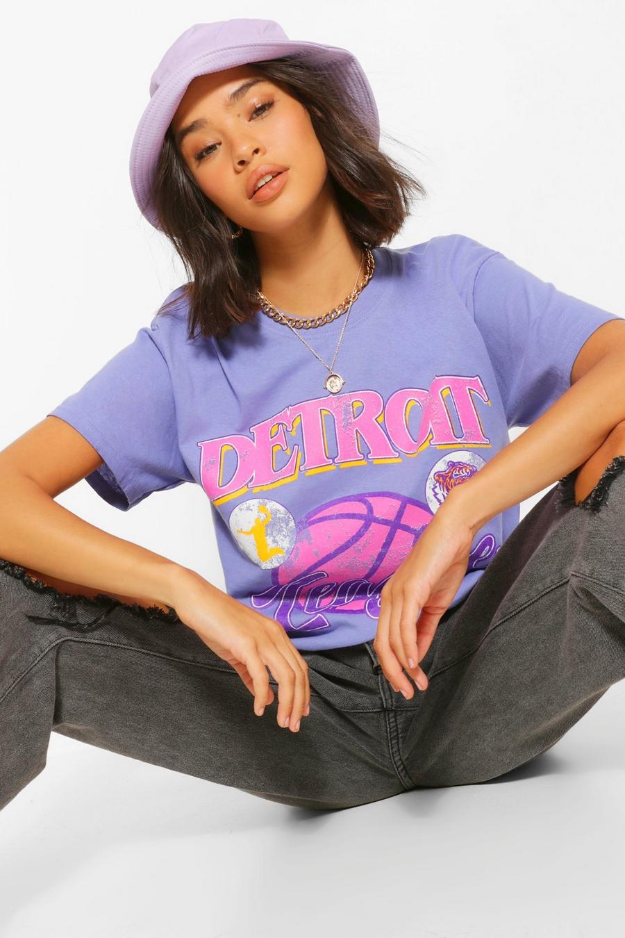 Violet T-shirt med basketmotiv och slogan image number 1