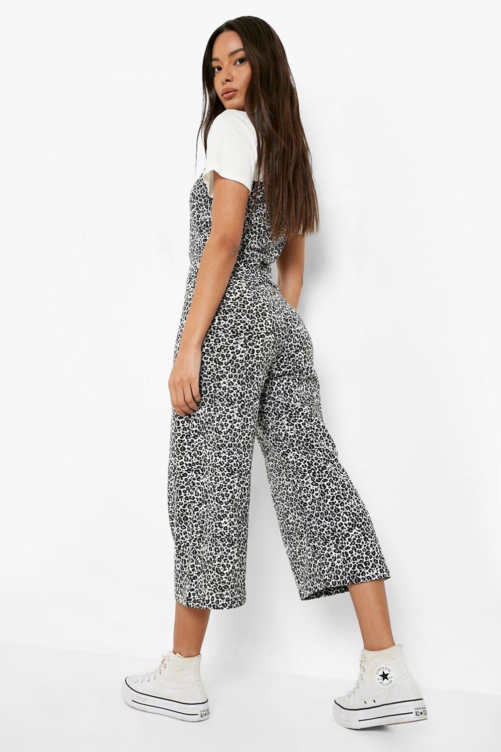 2 in 1 Set T Shirt und Jumpsuit mit Leopardenprint boohoo DE