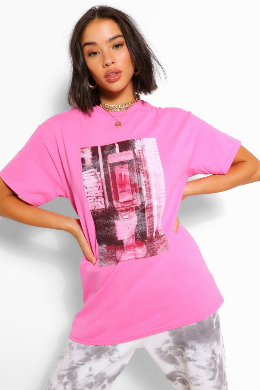 Camiseta con estampado de cabina telefónico rosa image number 1