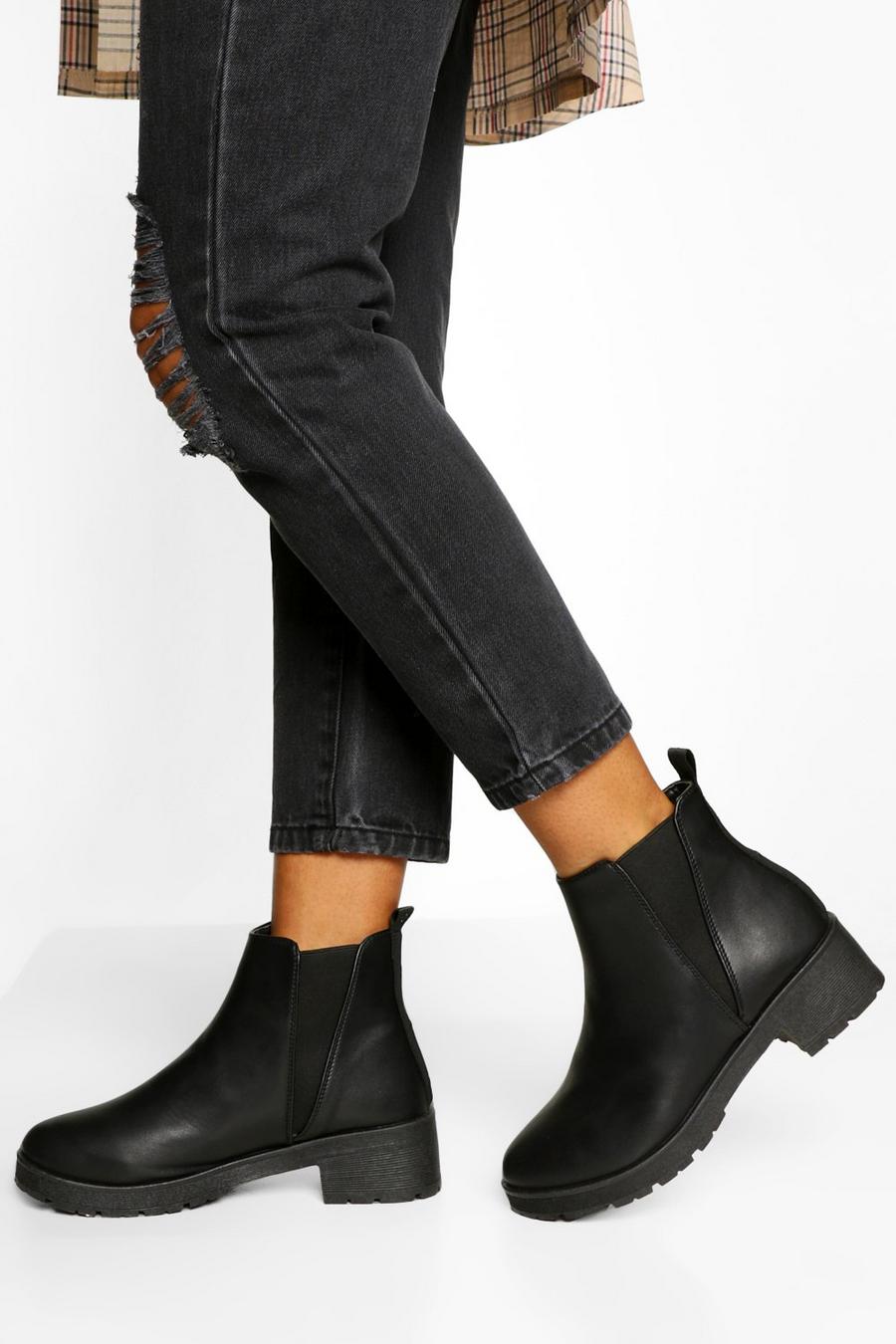 Black schwarz V Detail Chunky Chelsea Boots