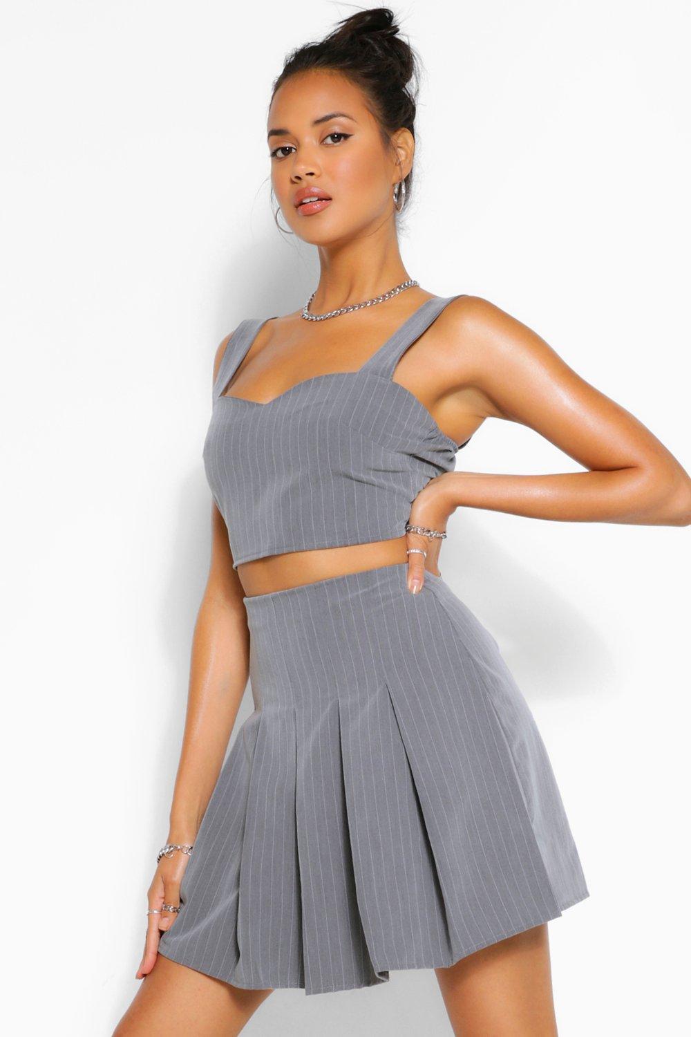 Boohoo grey shop pleated skirt