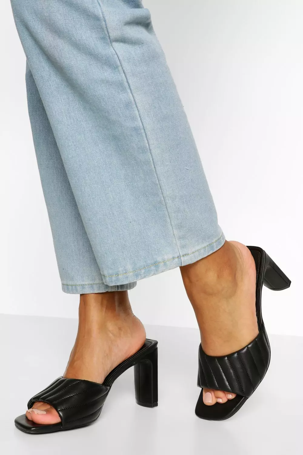 Black leather 2025 mules low heel