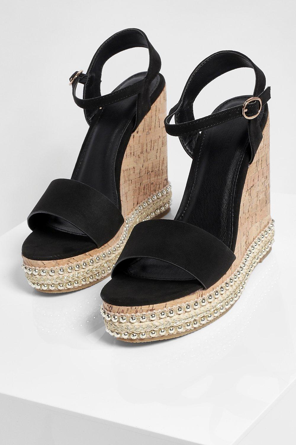 scarpe con zeppa e borchie