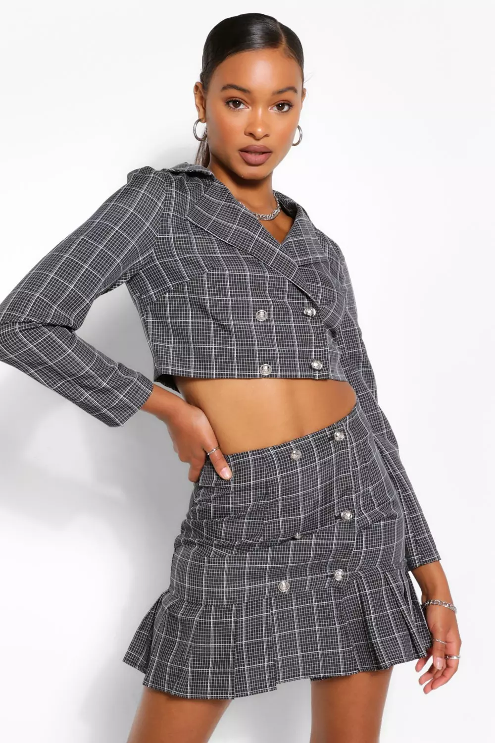 Check skirt outlet suit