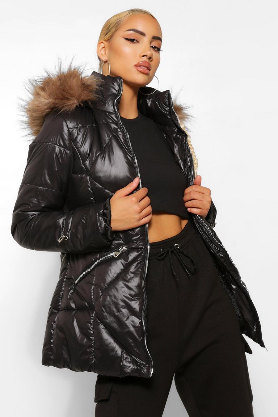 Abrigo acolchado con capucha con adorno de piel sintética, Negro image number 1